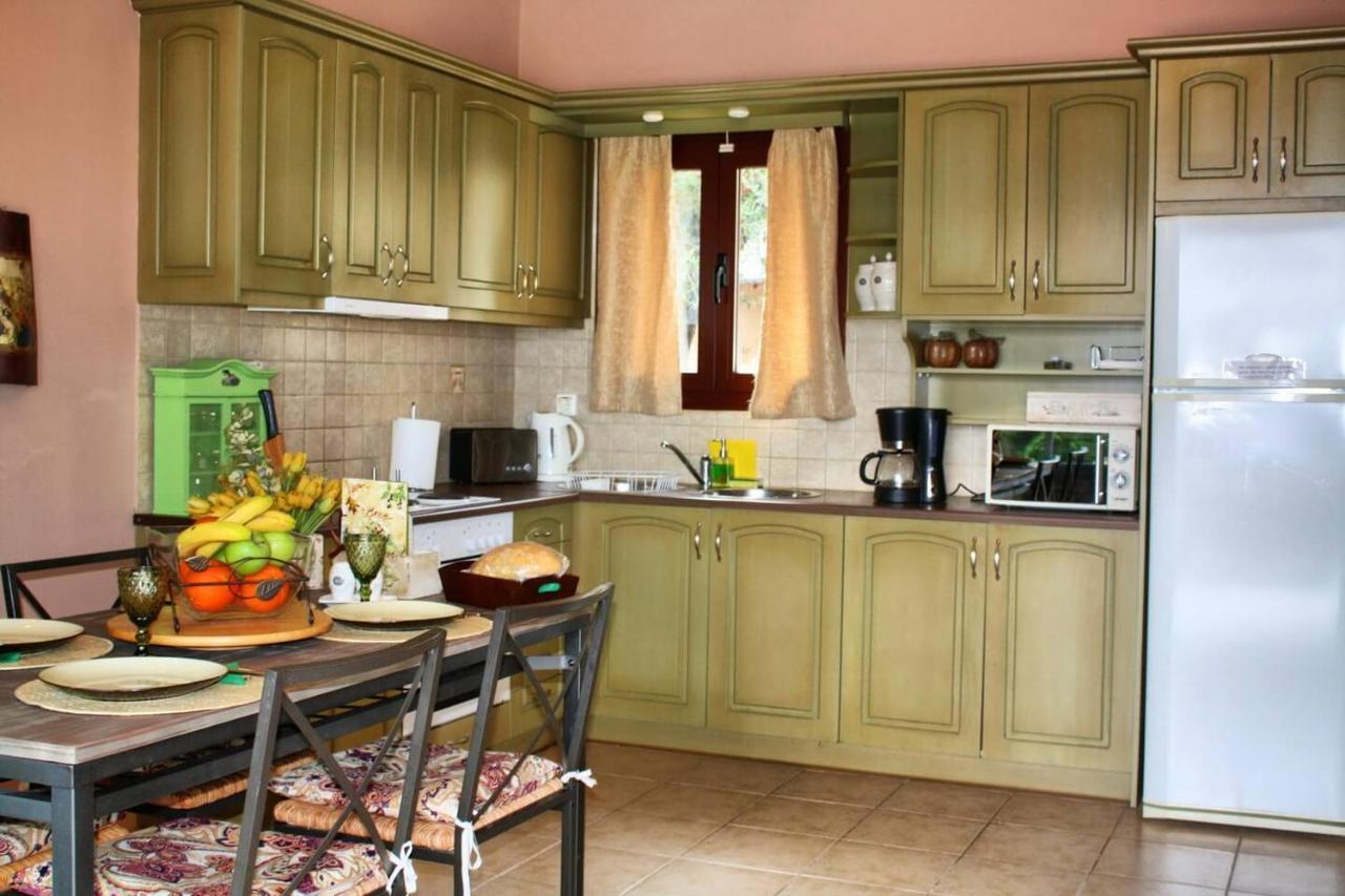 Traditional Villa Mandola Livathos  Экстерьер фото